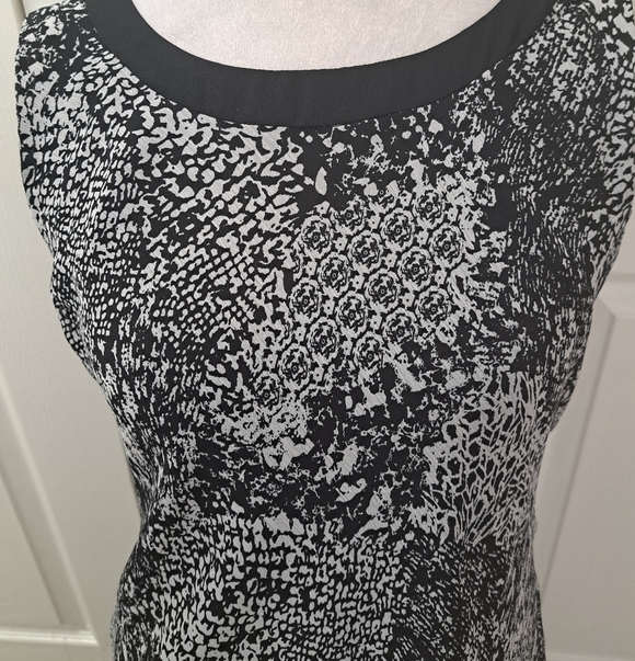 Studio 1 Sleeveless Maxi Dress With Open Top      Size 12 - Picture 2 of 16
